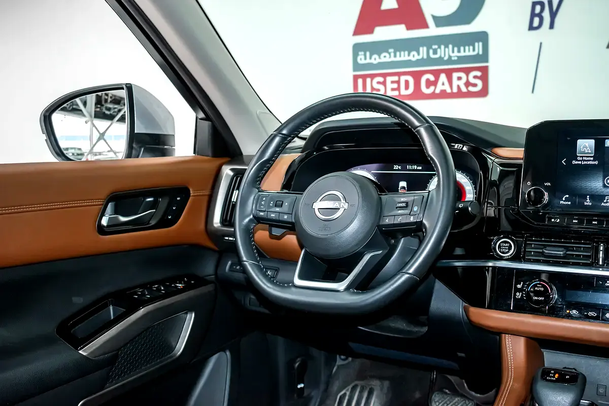 Nissan · Pathfinder · SL
