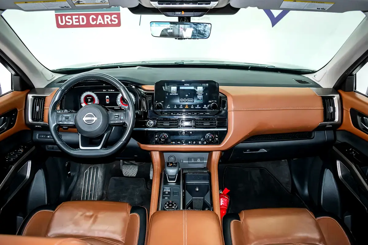 Nissan · Pathfinder · SL