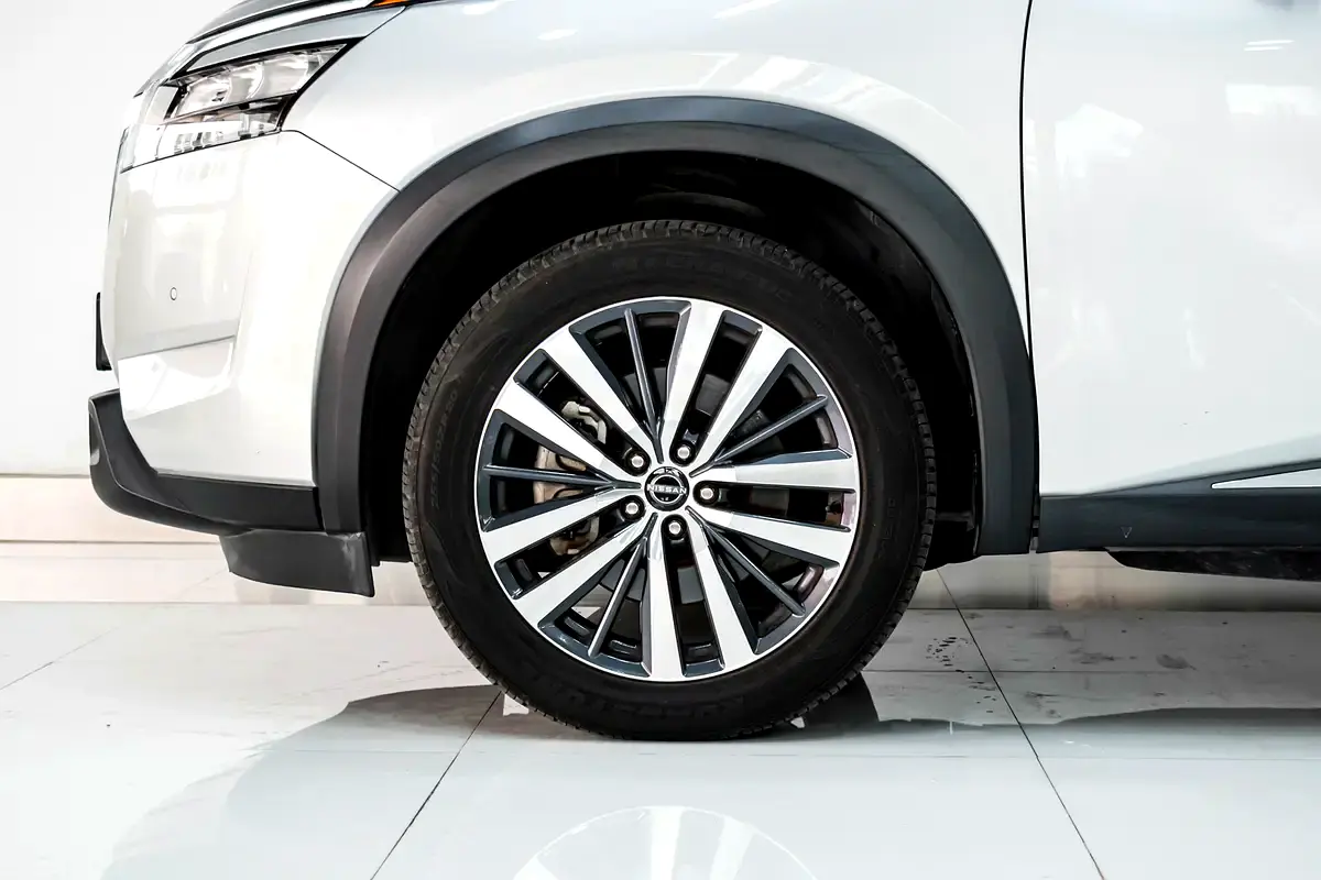 Nissan · Pathfinder · SL
