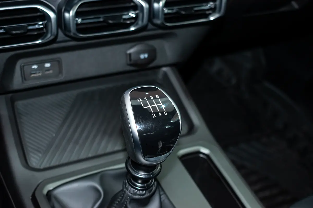 Chery · RELY R8 · Comfort