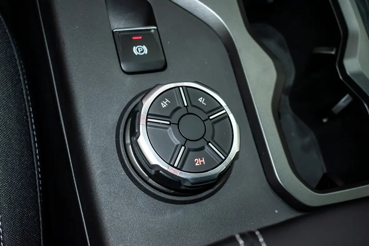 Chery · RELY R8 · Comfort