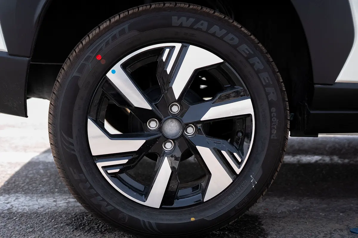 Nissan · Magnite · SV