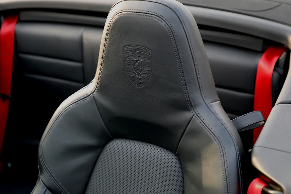 Porsche · 911 · Carrera