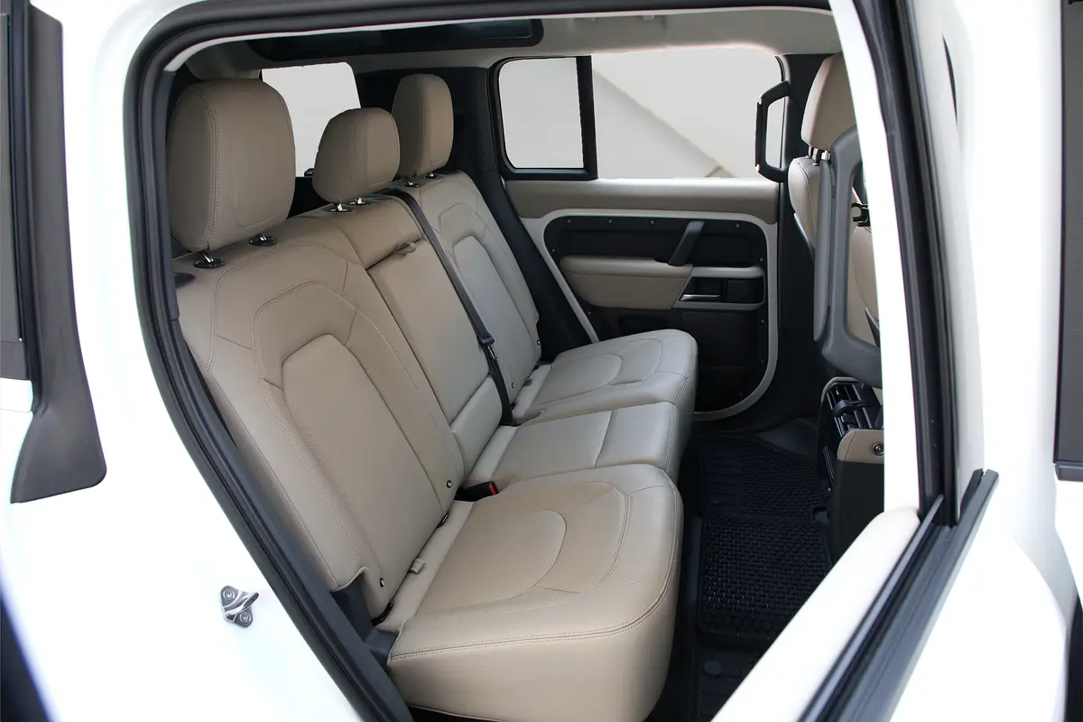 Land Rover · Defender · 110 S