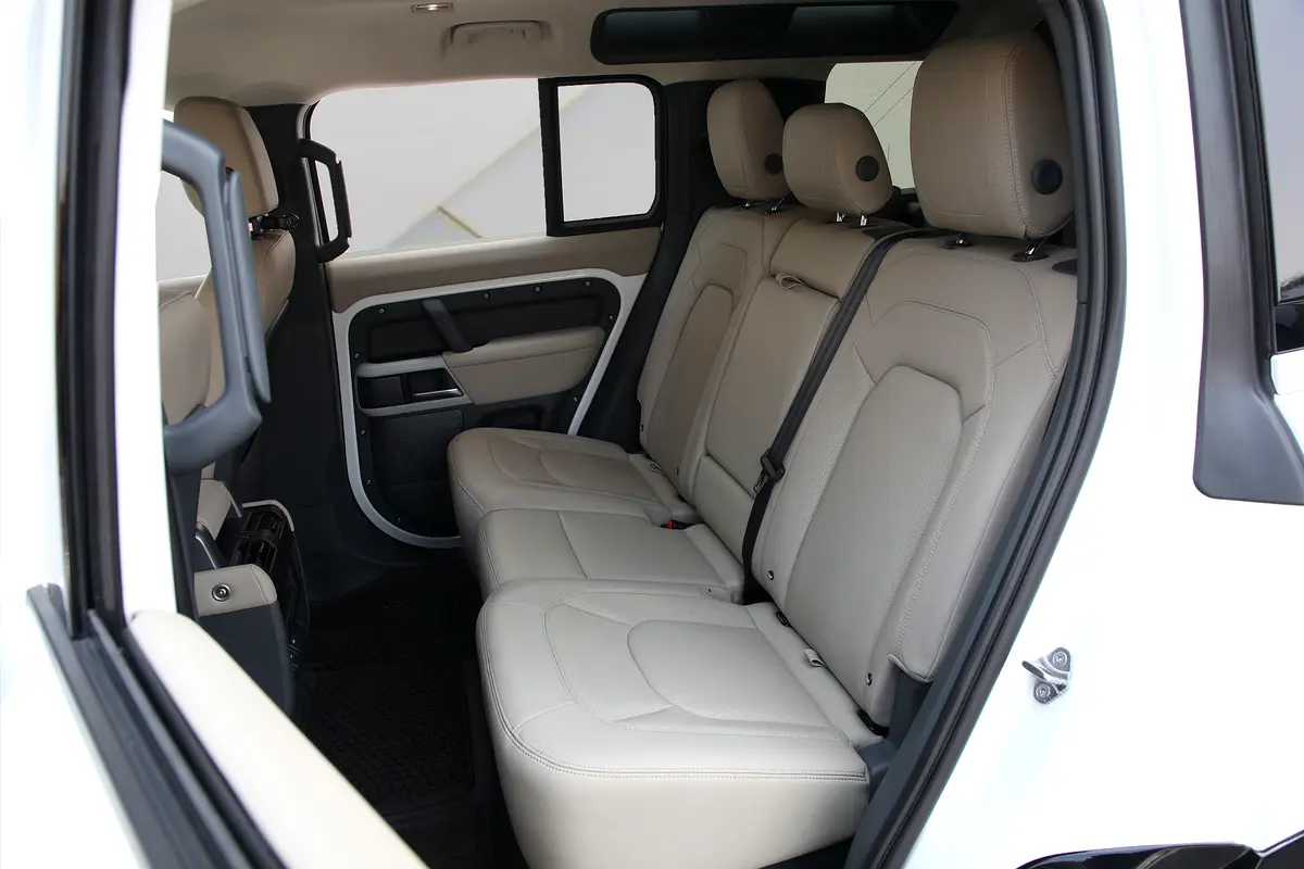 Land Rover · Defender · 110 S