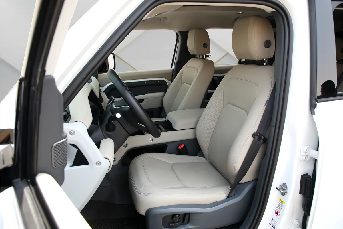 Land Rover · Defender · 110 S