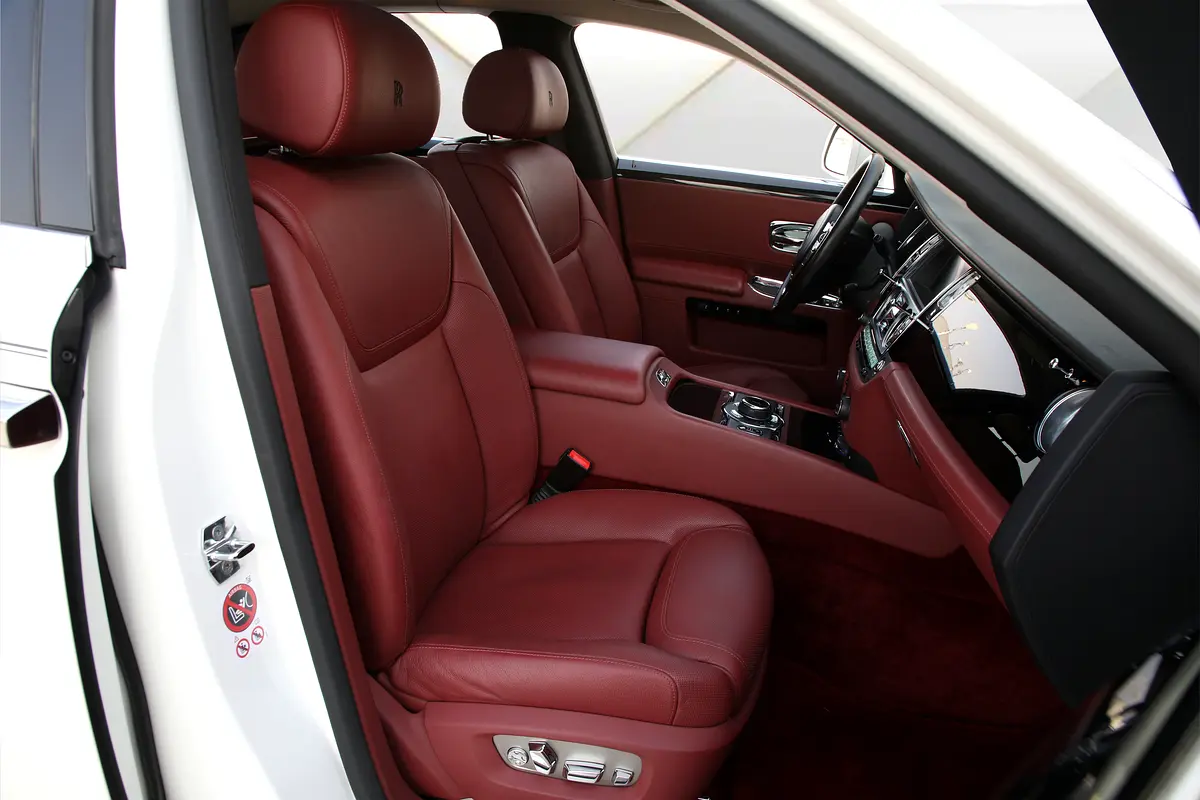 Rolls-Royce · Ghost · Standard