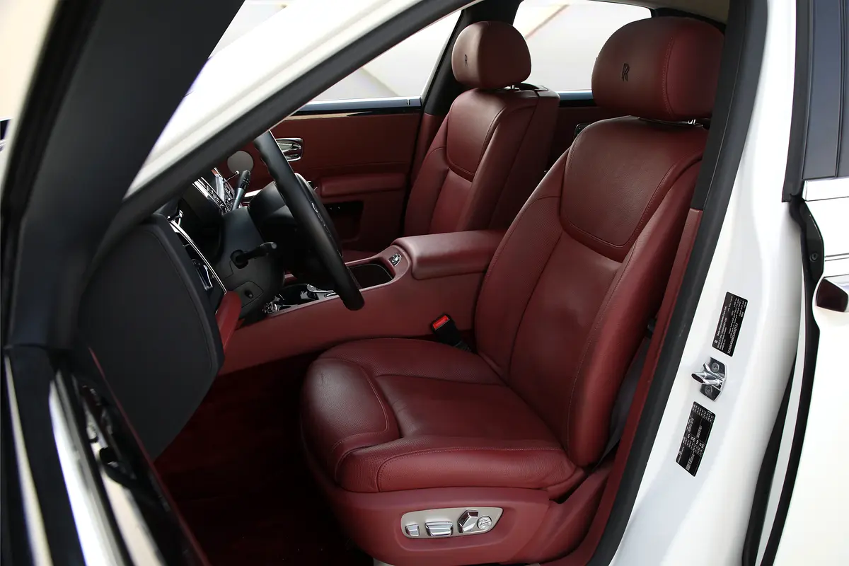 Rolls-Royce · Ghost · Standard