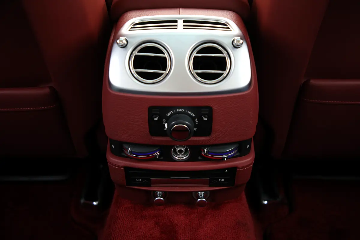 Rolls-Royce · Ghost · Standard