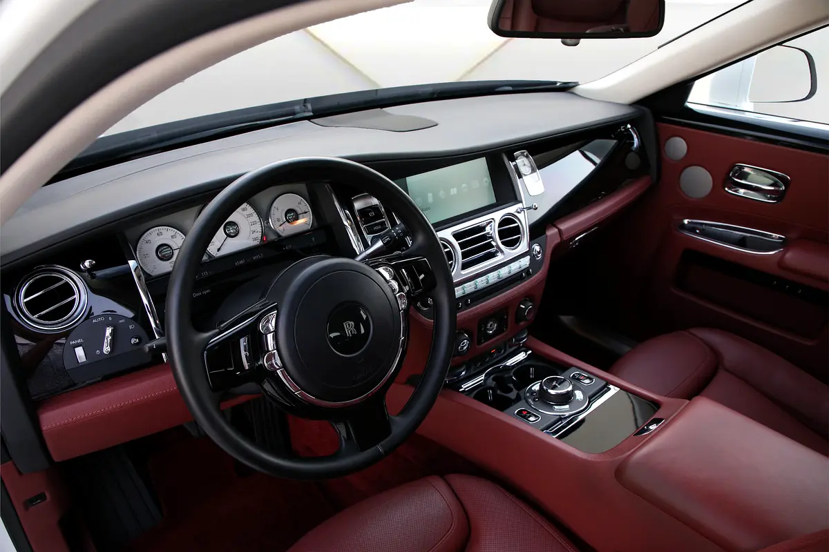 Rolls-Royce · Ghost · Standard