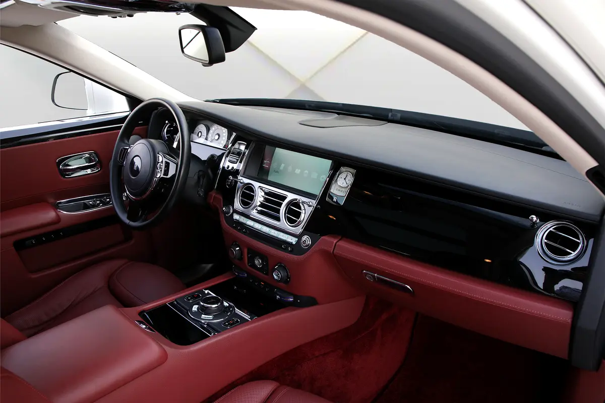Rolls-Royce · Ghost · Standard