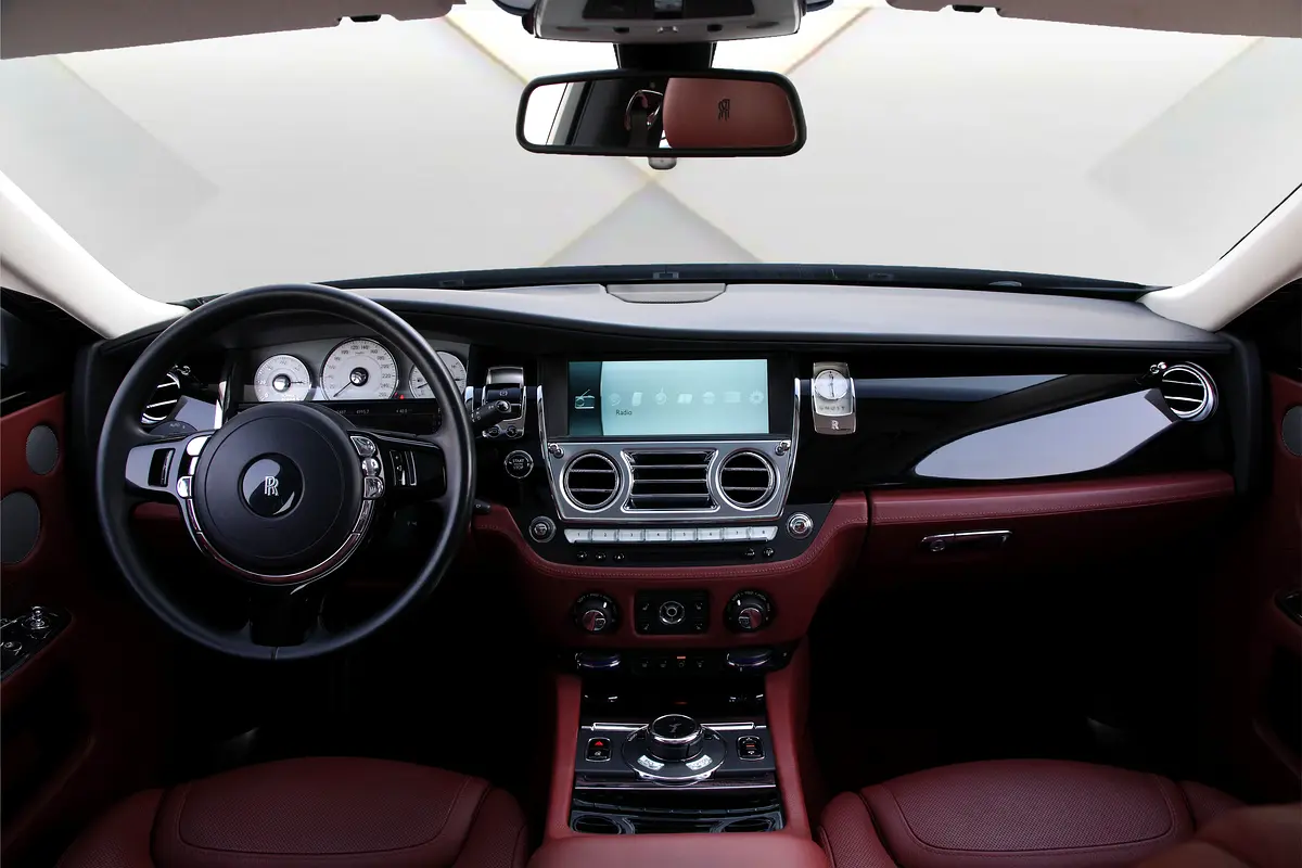 Rolls-Royce · Ghost · Standard