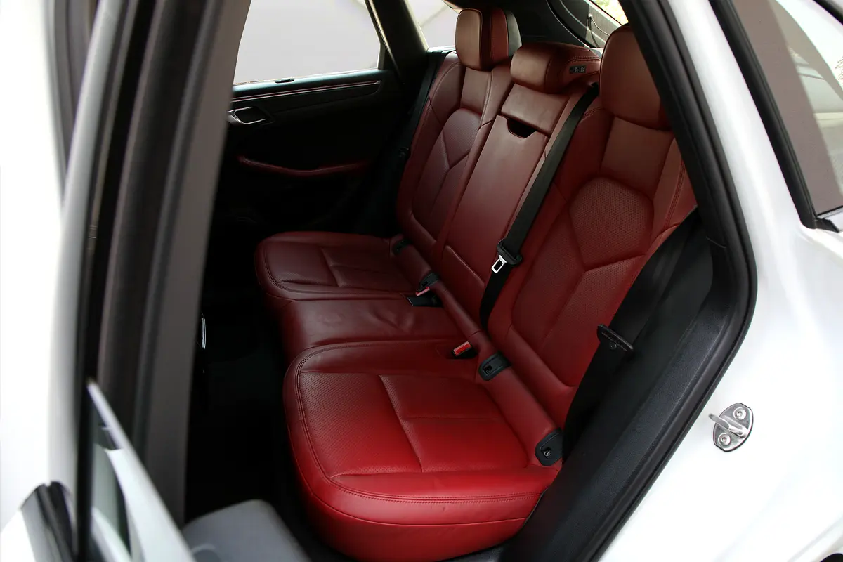 Porsche · Macan · Standard
