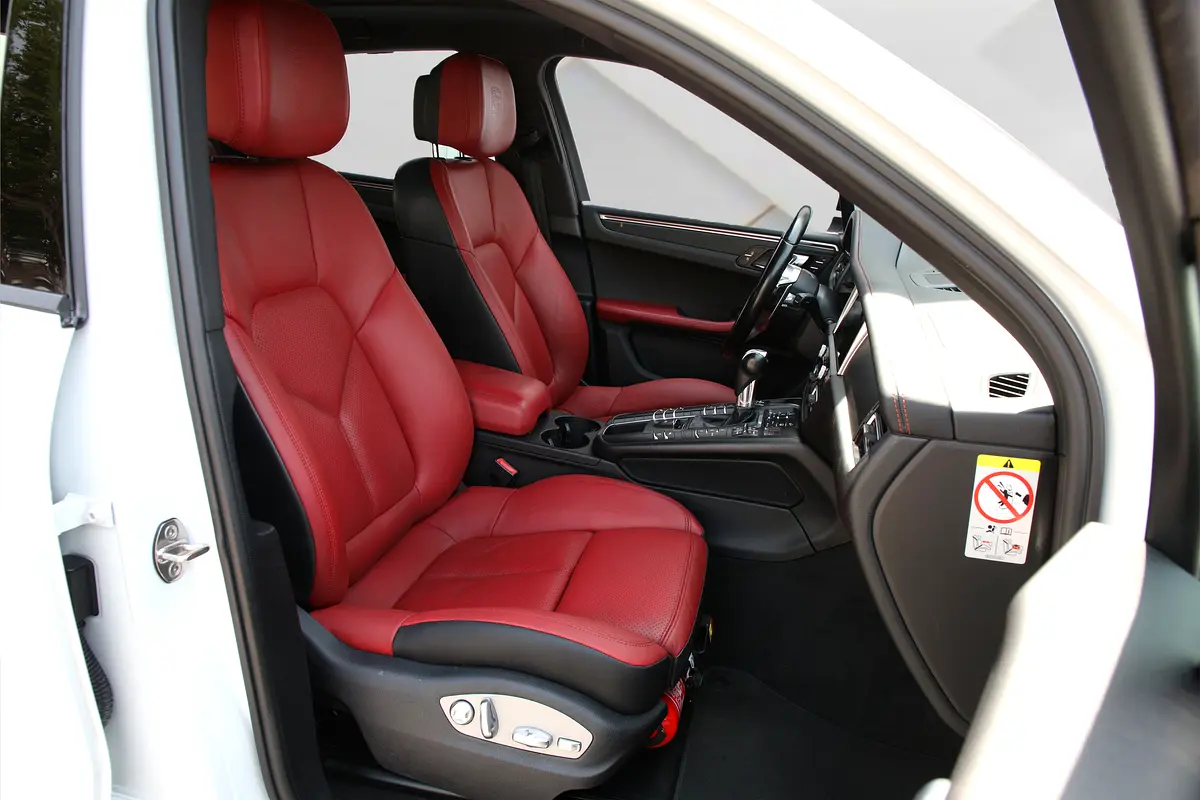 Porsche · Macan · Standard