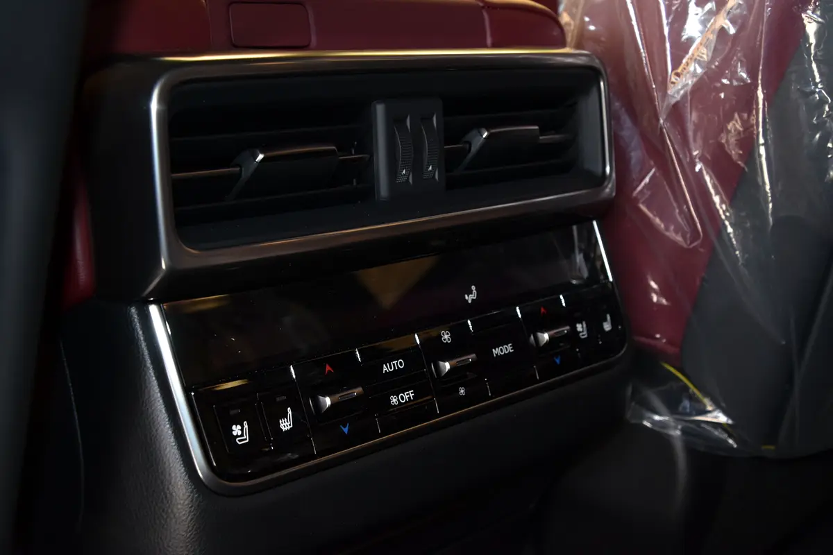 Lexus · LX-Series · LX 600 Signature