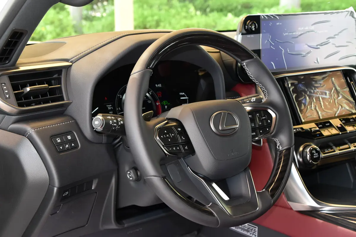 Lexus · LX-Series · LX 600 Signature