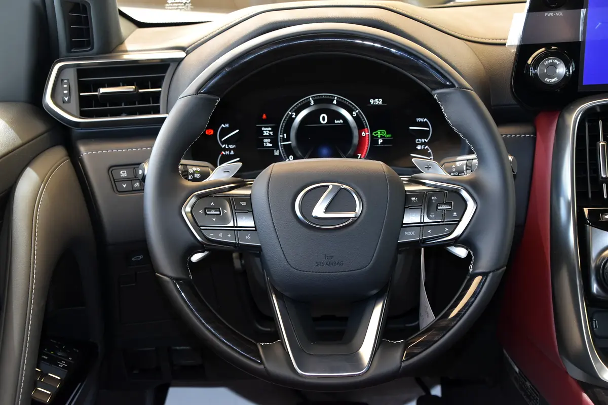 Lexus · LX-Series · LX 600 Signature