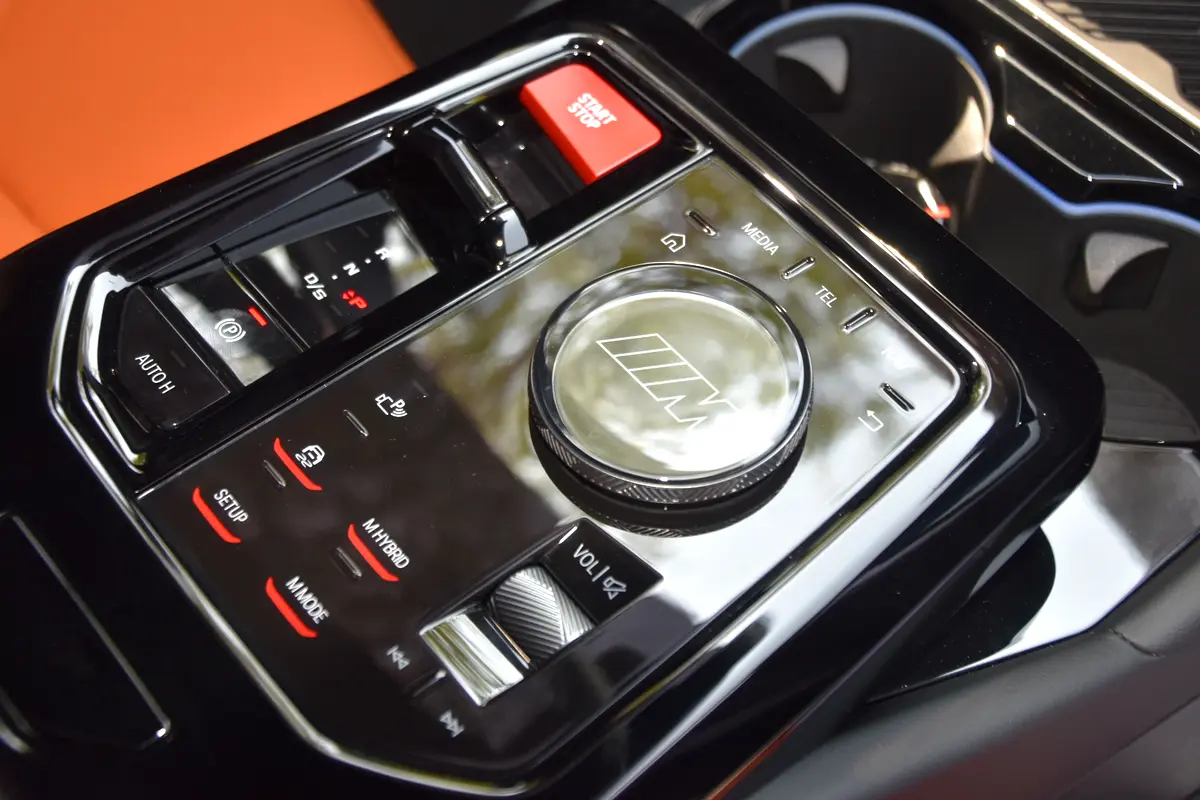 BMW · M5 · Competition