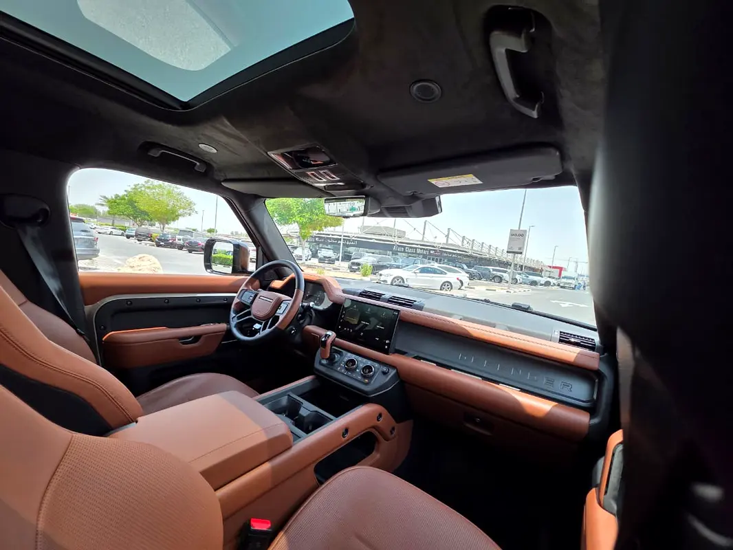 Land Rover · Defender · 110 Octa P635