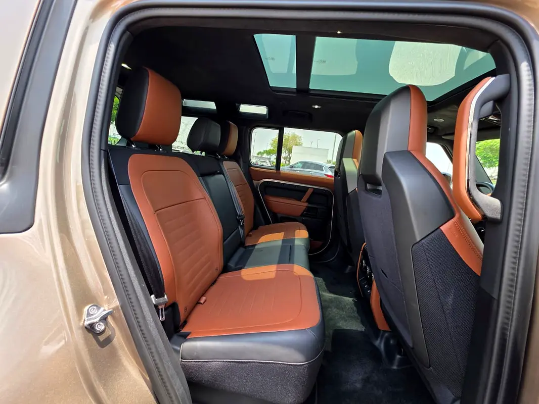 Land Rover · Defender · 110 Octa P635