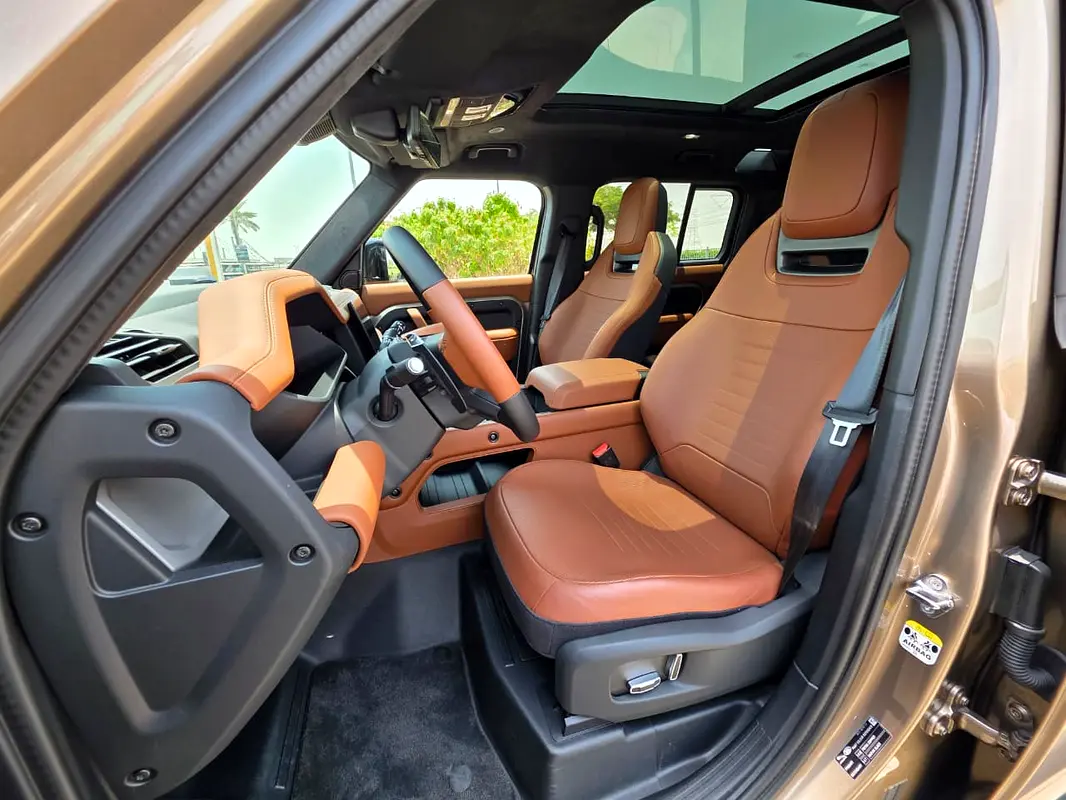 Land Rover · Defender · 110 Octa P635