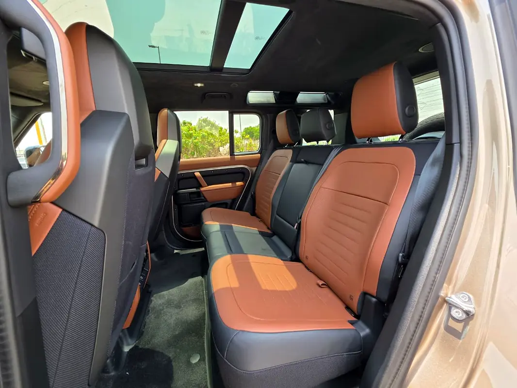 Land Rover · Defender · 110 Octa P635