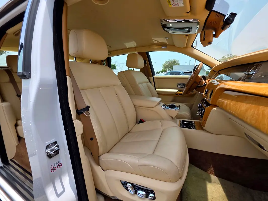 Rolls-Royce Phantom Other 2019 64,000 km 18