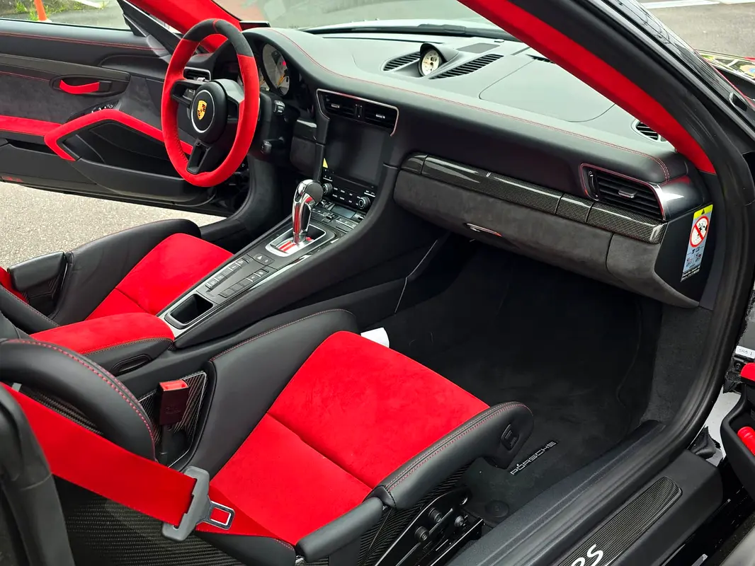 Porsche 911 GT2 RS 2019 4,000 km 6