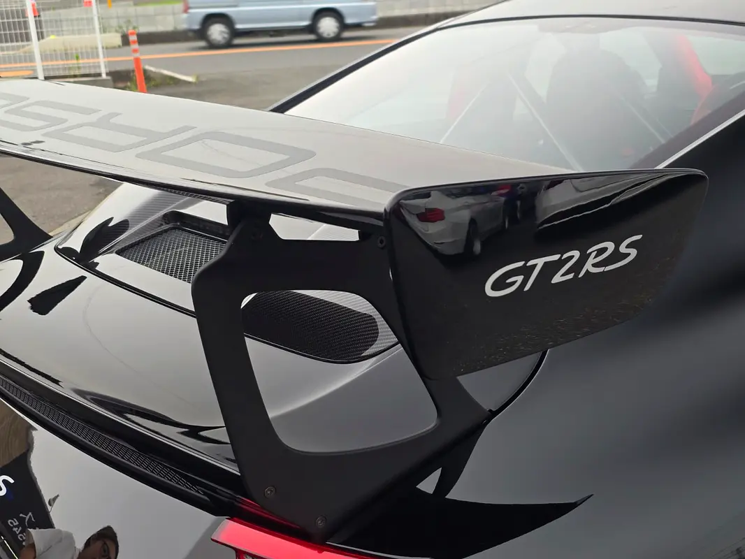 Porsche 911 GT2 RS 2019 4,000 km 17
