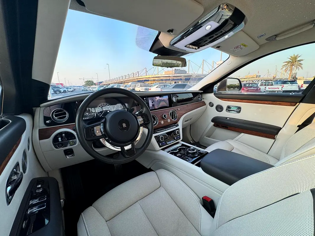 Rolls-Royce · Ghost · Standard
