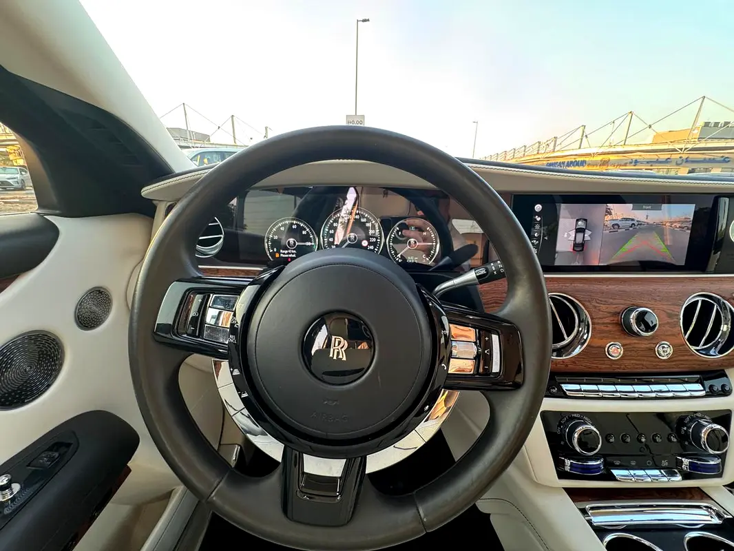 Rolls-Royce · Ghost · Standard