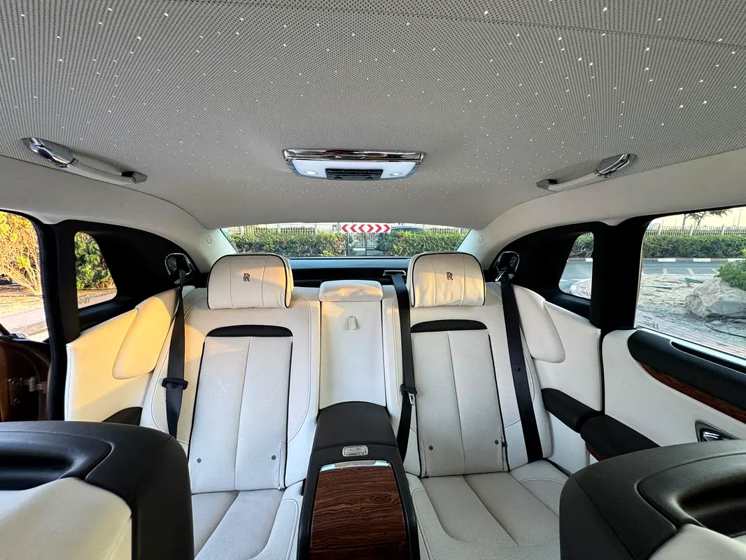 Rolls-Royce · Ghost · Standard