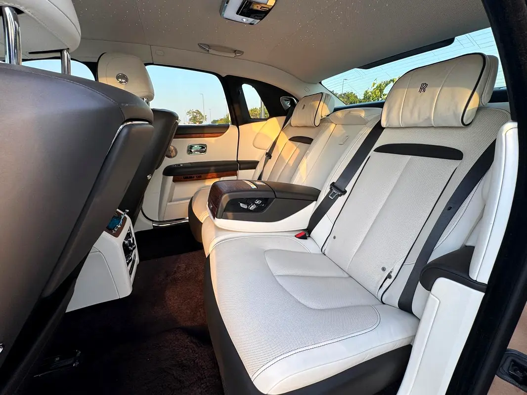 Rolls-Royce · Ghost · Standard