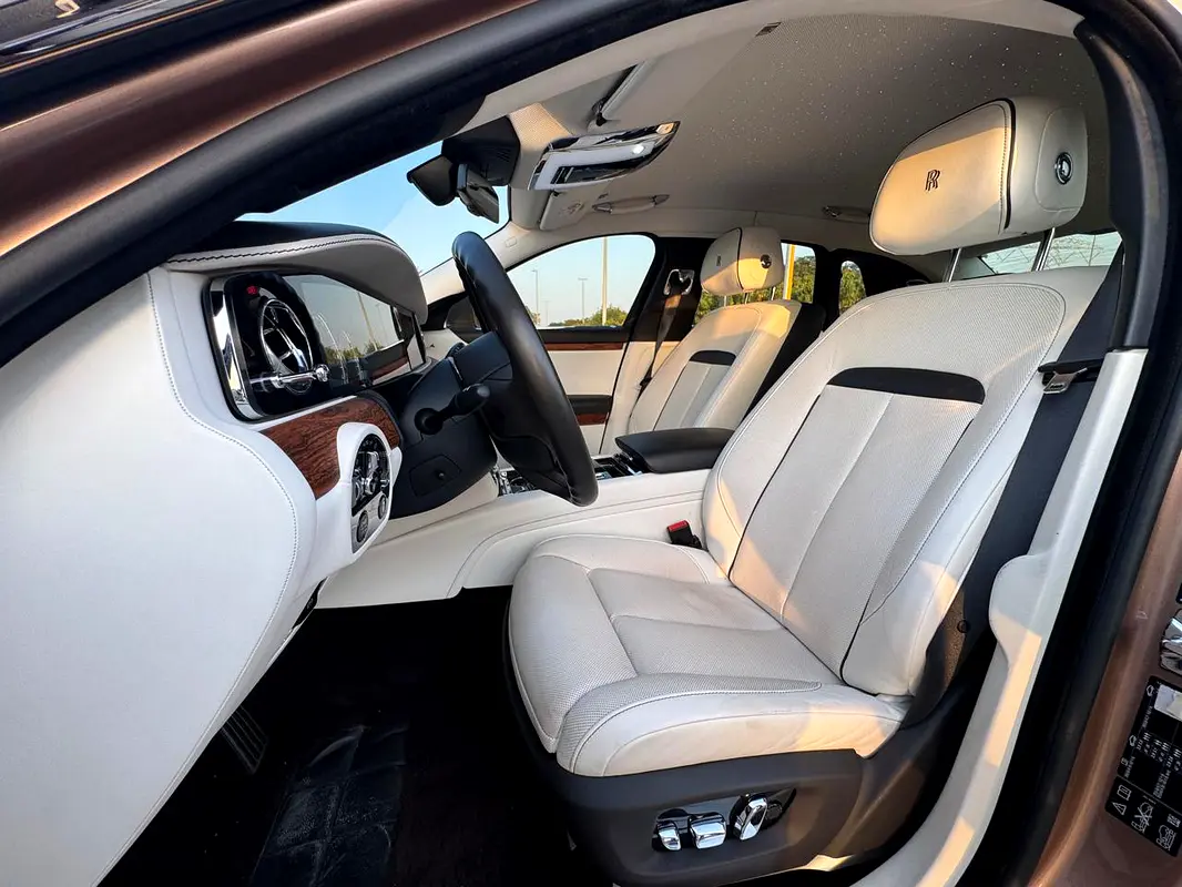 Rolls-Royce · Ghost · Standard