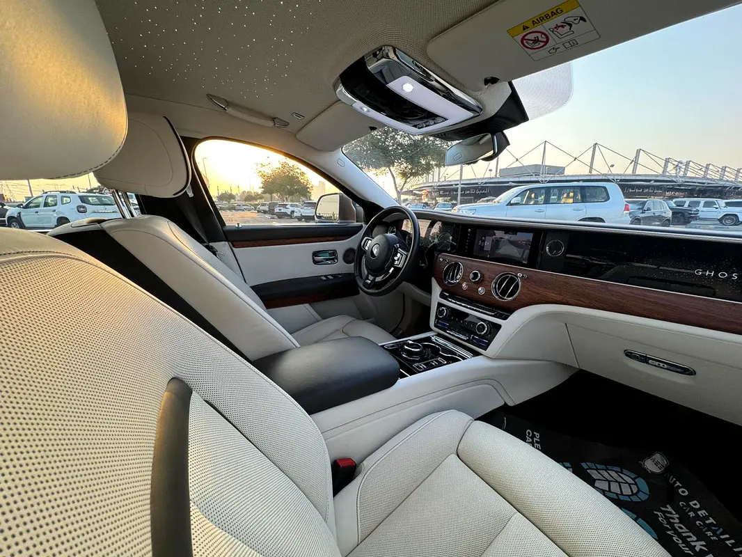 Rolls-Royce · Ghost · Standard