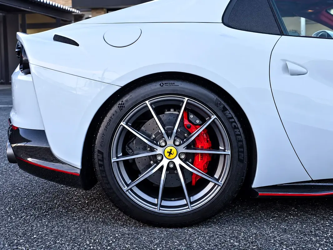 Ferrari · 812 GTS · GTS